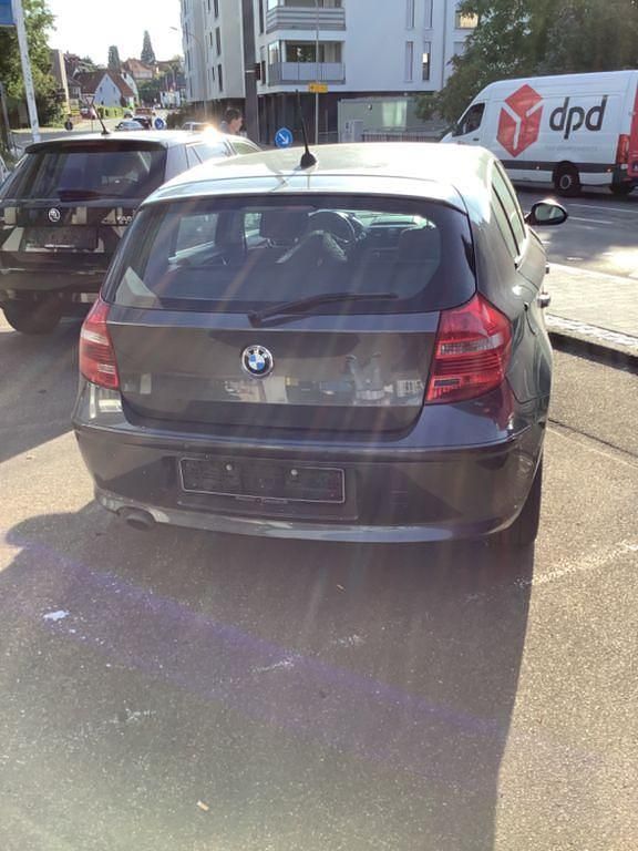 Gebraucht BMW 120 Sport Line 170 PS (125 kW) 2007 Sparkling graphite metallic Kleinwagen