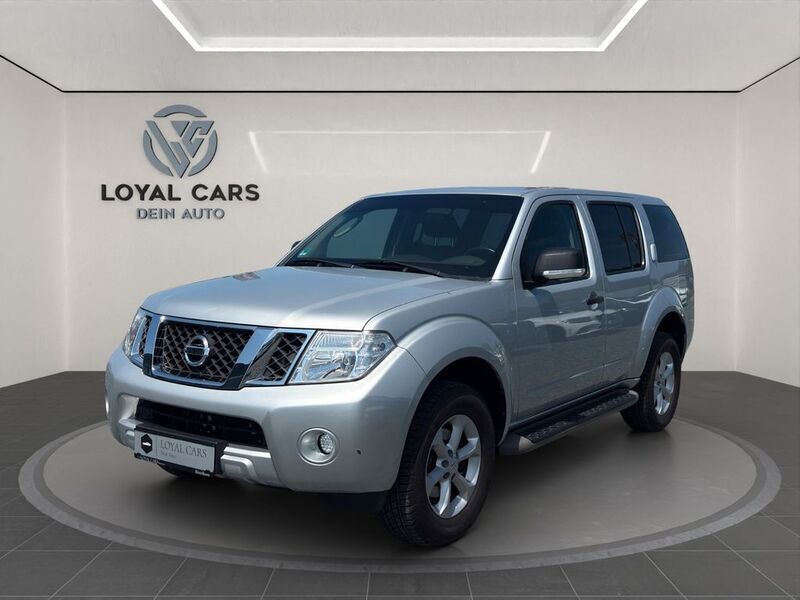 Silber Gebraucht 2010 Nissan Pathfinder XE SUV | 8.490 € - Bild 1/4