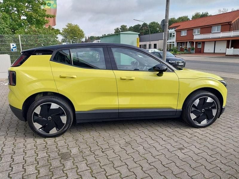 Gebraucht Volvo EX30 Plus 200 kW (272 PS) 2024 Moss yellow SUV