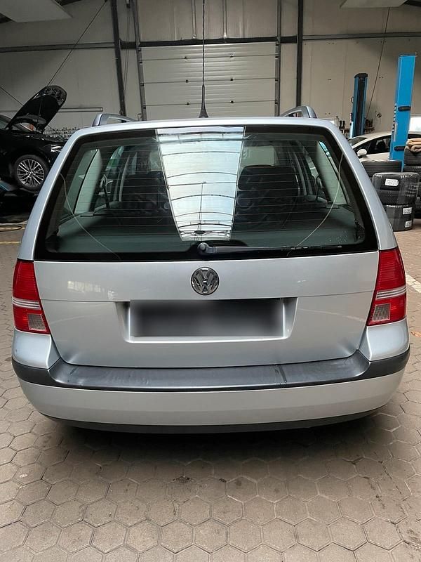 Gebraucht VW Golf IV 100 PS (73 kW) 2004 Silber Kombi