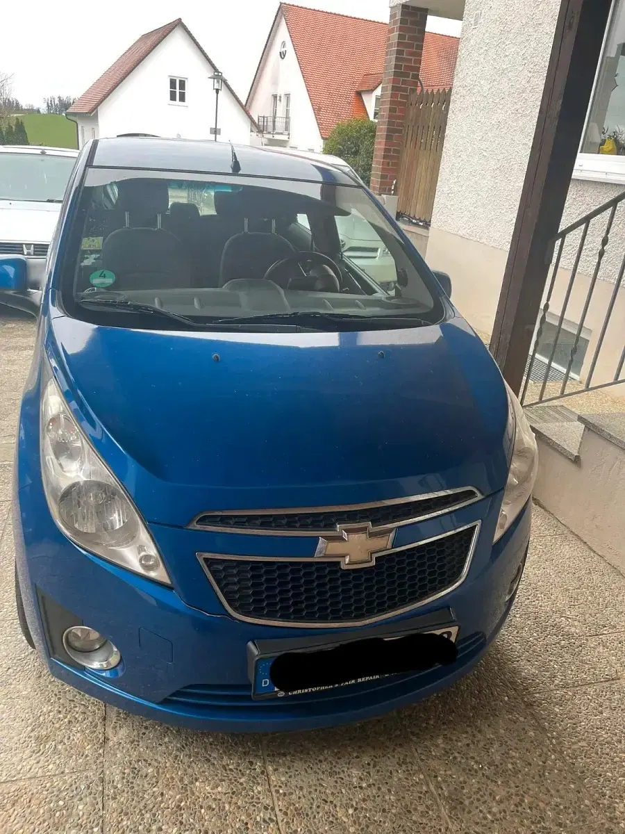 Second-hand Chevrolet Spark 68 CP (50 kW) 2012 Albastru Hatchback