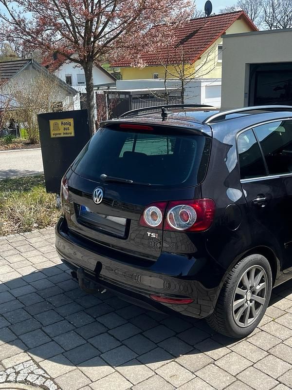 Gebraucht VW Golf Plus Cross 122 PS (89 kW) 2013 Schwarz Van / Kleinbus