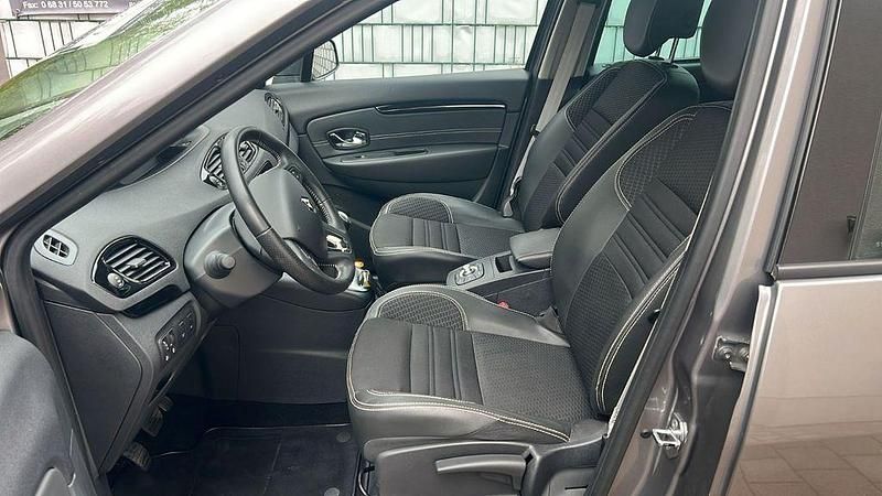 Gebraucht Renault Scénic III Bose Edition 131 PS (96 kW) 2016 Grau Van / Kleinbus