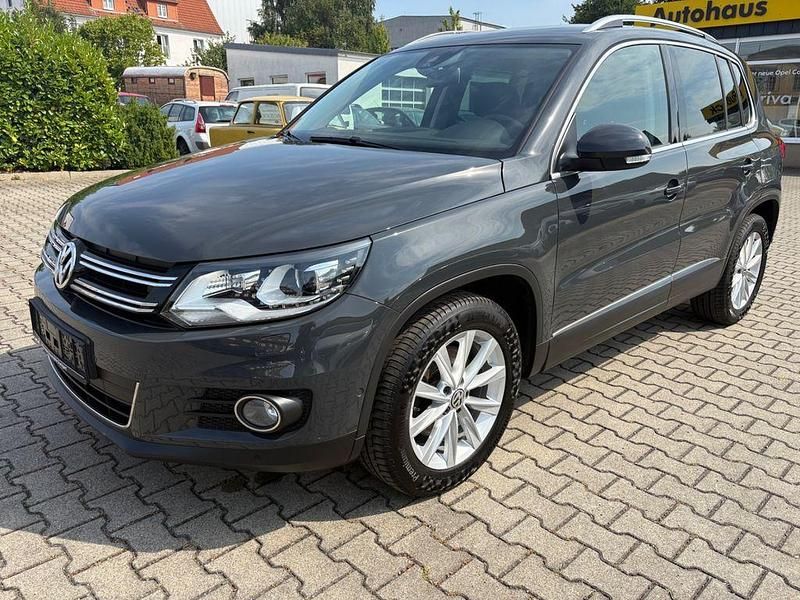 Grau Gebraucht 2015 VW Tiguan Sportline SUV | 14.800 € (Fairer Preis) - Bild 1/4