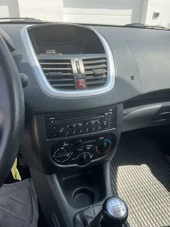 Gebraucht Peugeot 206 60 PS (44 kW) 2009 Schwarz Limousine