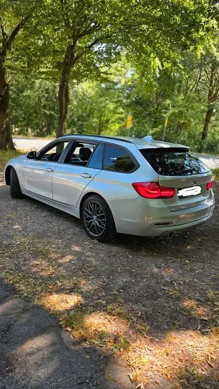 Gebraucht BMW 318 150 PS (110 kW) 2017 Silber Limousine