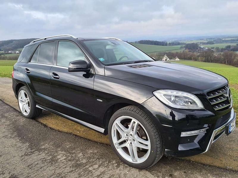 Gebraucht Mercedes ML350 258 PS (189 kW) 2012 Schwarz SUV