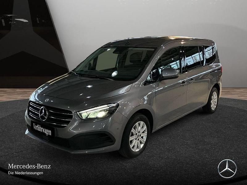 Gebraucht Mercedes T180 Progressive 131 PS (96 kW) 2025 Grau Van / Kleinbus