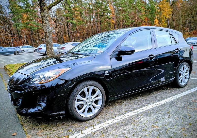 Gebraucht Mazda 3 105 PS (77 kW) 2012 Schwarz Limousine