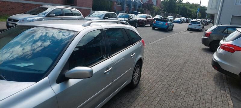 Grau Gebraucht 2006 Renault Laguna GrandTour Kombi | 1.399 € (Fairer Preis) - Bild 1/4