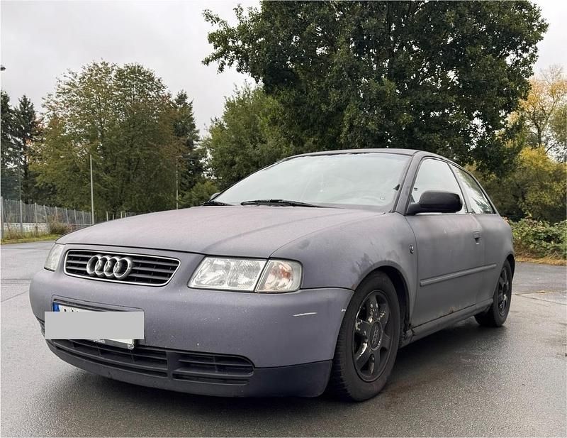 Grau Gebraucht 1997 Audi A3 Kleinwagen | 555 € (Fairer Preis) - Bild 1/4