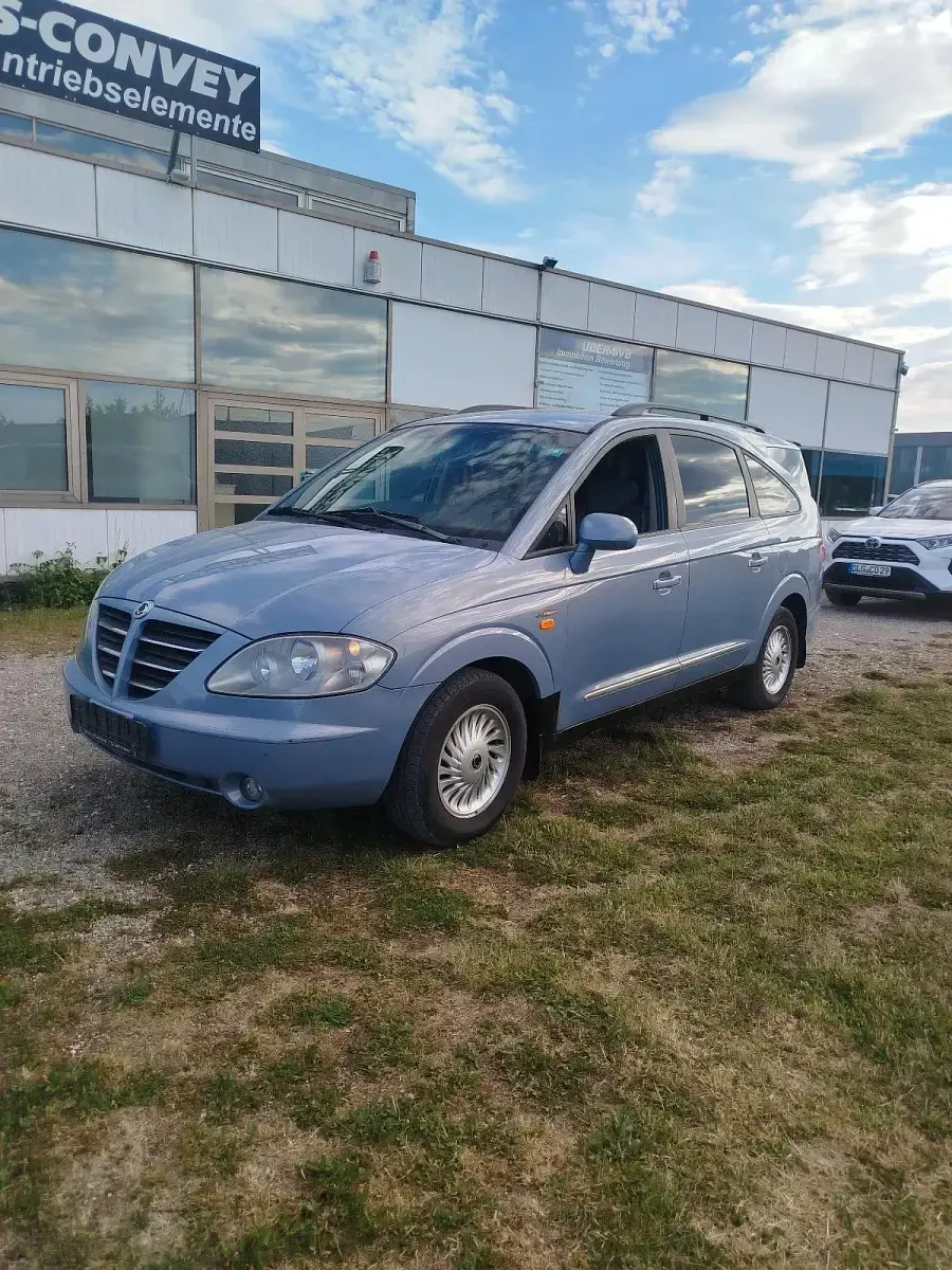 Usata SsangYong Rodius 163 CV (119 kW) 2005 Blu Monovolume