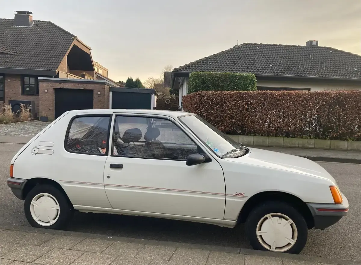 Gebraucht Peugeot 205 60 PS (44 kW) 1990 Weiß Kleinwagen