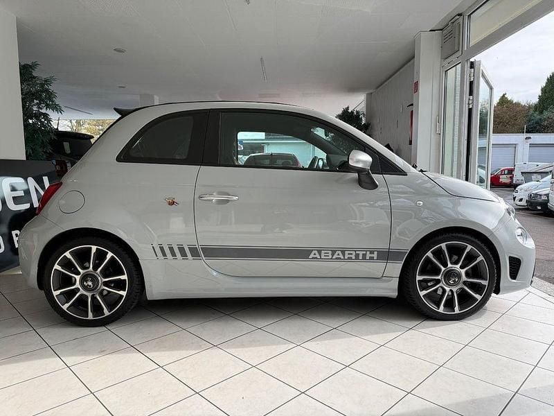 Grau Gebraucht 2022 Abarth 595C Cabrio | 22.790 € (Guter Preis) - Bild 1/4