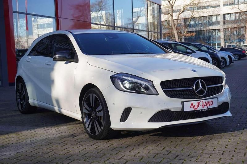 Gebraucht Mercedes A220 Urban 184 PS (135 kW) 2017 Weiß Limousine