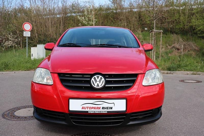 Second-hand VW Fox Basis 54 CP (39 kW) 2006 Roșu Hatchback
