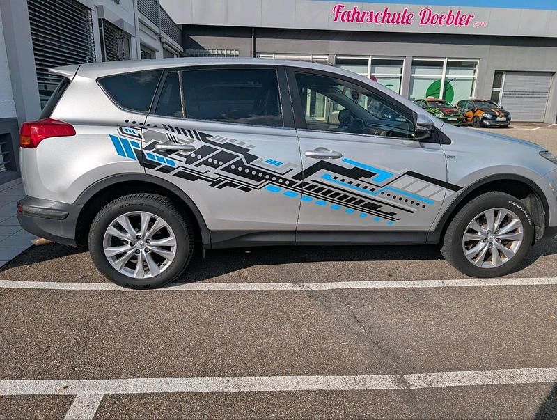 Gebraucht Toyota RAV4 150 PS (110 kW) 2013 Silber SUV