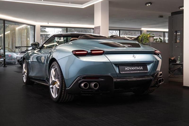 Gebraucht Ferrari Roma 620 PS (456 kW) 2024 Blau Cabrio