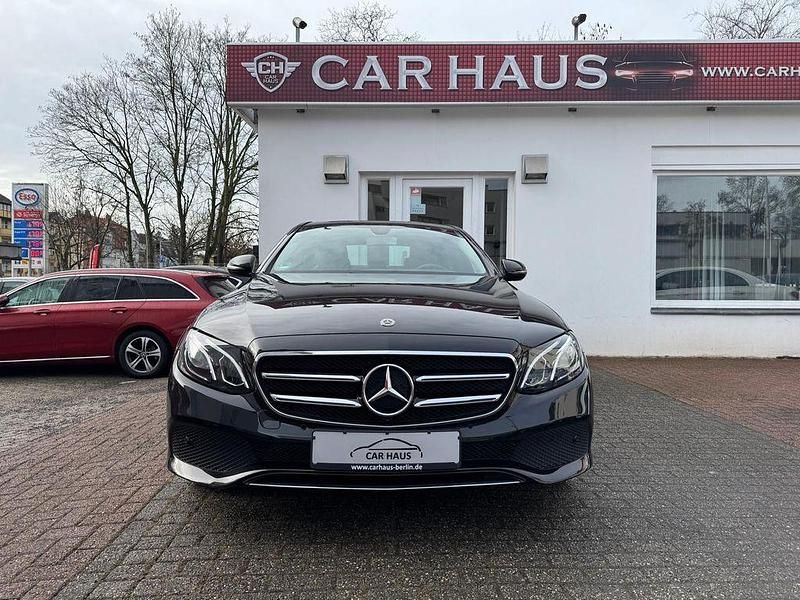 Gebraucht Mercedes E200 Avantgarde 197 PS (144 kW) 2019 Schwarz Limousine
