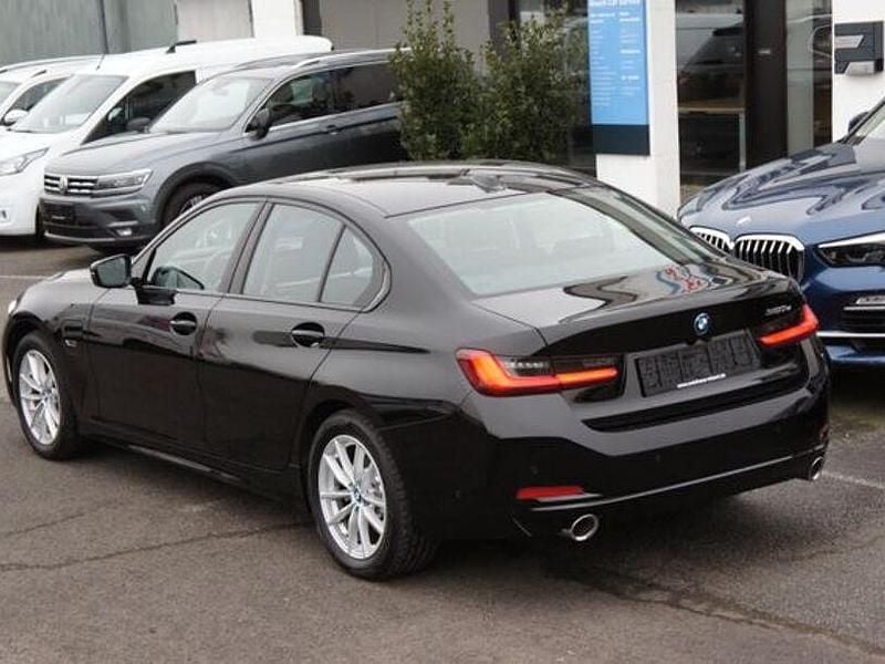 Gebraucht BMW 320e Shadowline 204 PS (150 kW) 2022 Schwarz Limousine