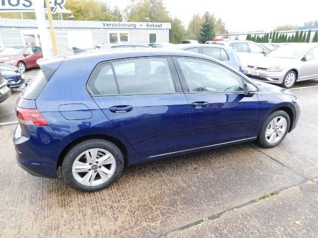 Gebraucht VW Golf VIII Life 131 PS (96 kW) 2020 Blau metallic Limousine