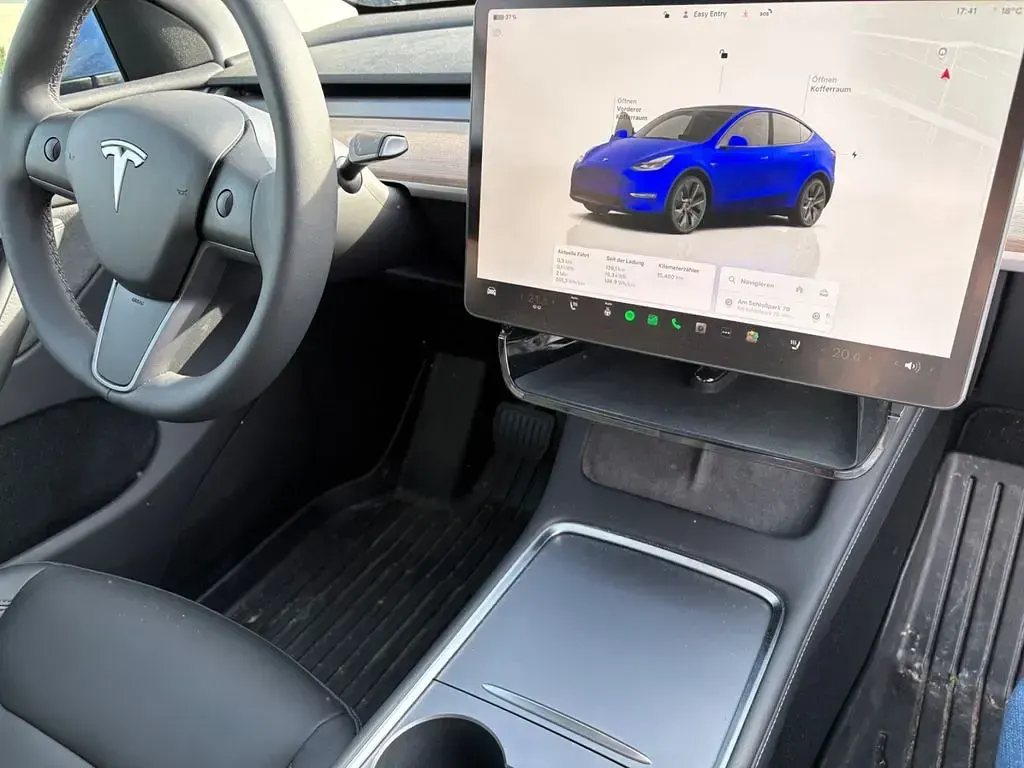 Usata Tesla Model Y 219 kW (299 CV) 2024 Blu SUV