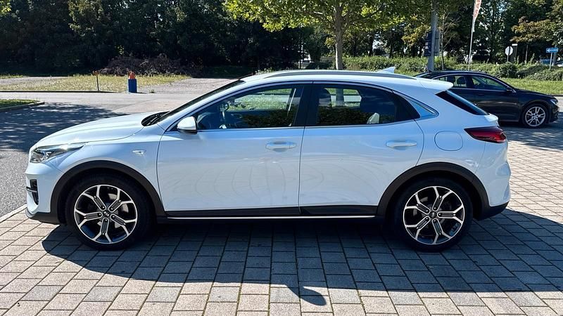Weiß Gebraucht 2019 Kia XCeed Vision SUV | 15.000 € (Fairer Preis) - Bild 1/4