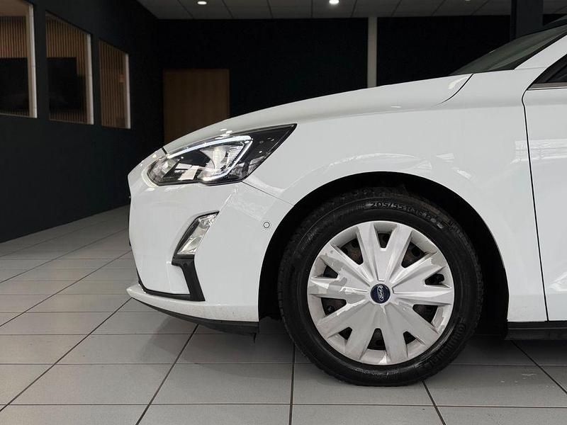 Gebraucht Ford Focus 120 PS (88 kW) 2020 Weiß Limousine