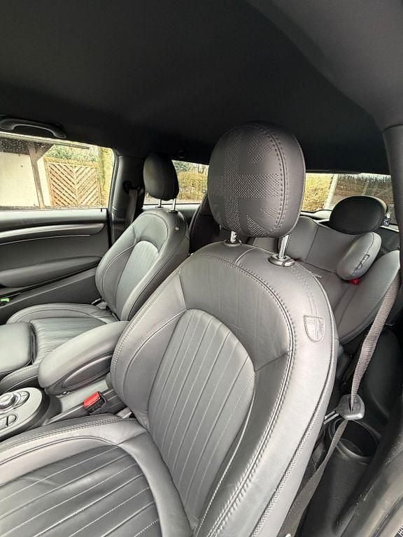 Second-hand Mini Cooper SE 135 kW (184 CP) 2023 Albastru Hatchback