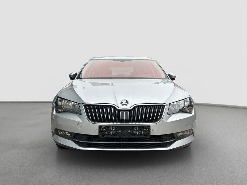Gebraucht Skoda Superb Ambition 125 PS (91 kW) 2016 Silber Limousine