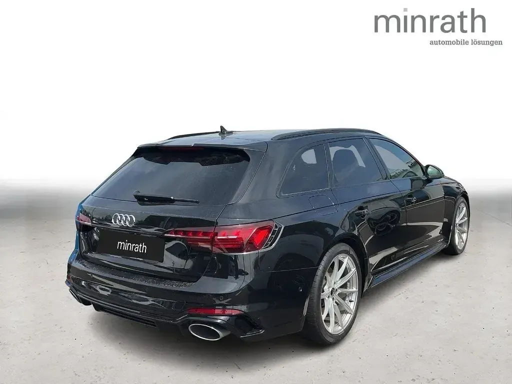 Używany Audi RS4 Ambiente 450 KM (330 kW) 2024 Czarny Kombi