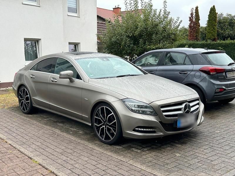 Gebraucht Mercedes CLS350 Edition 1 265 PS (194 kW) 2011 Gold Limousine
