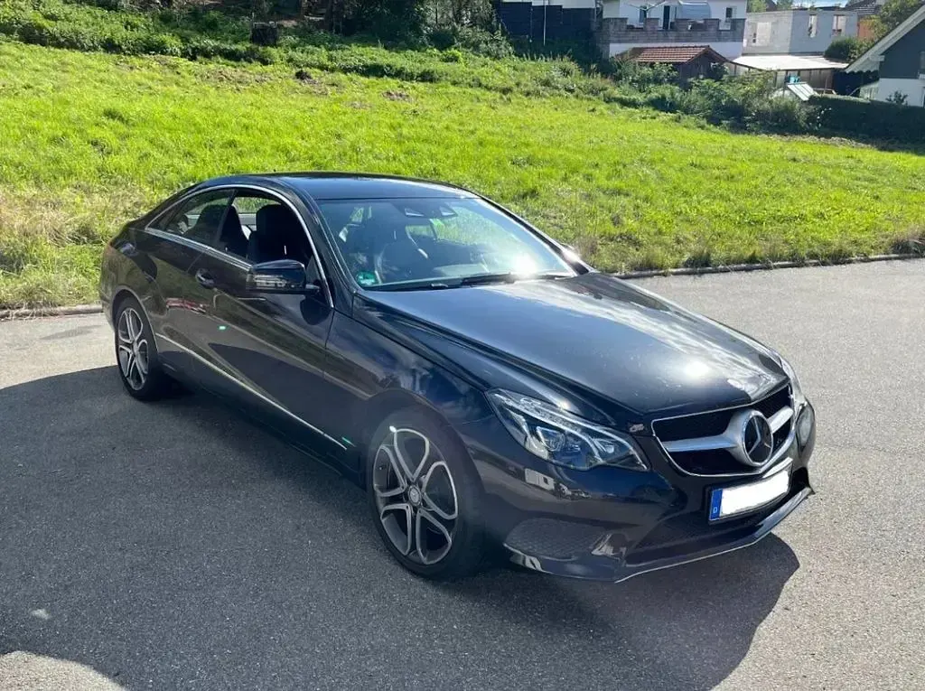 Second-hand Mercedes E200 184 CP (135 kW) 2013 Negru Coupe