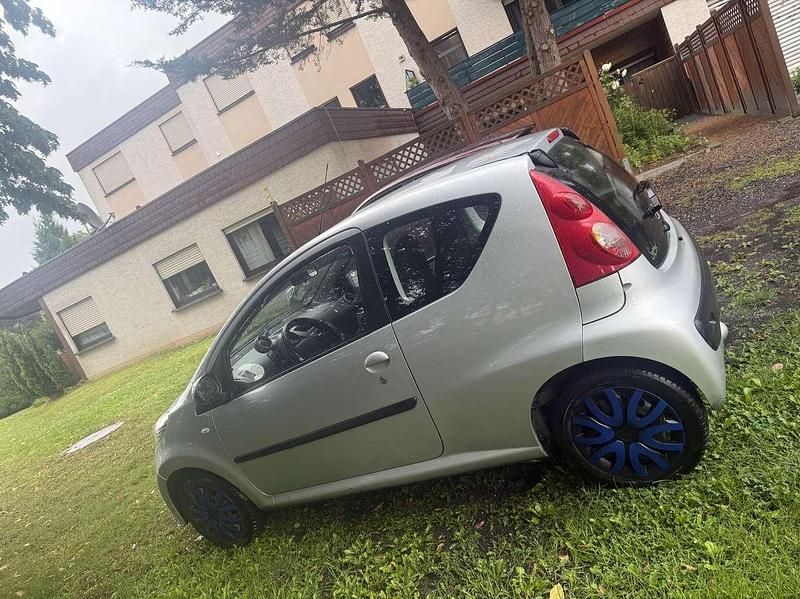 Gebraucht 2006 Peugeot 107 Filou Kleinwagen | 3.149 € (Teuer) - Bild 1/4