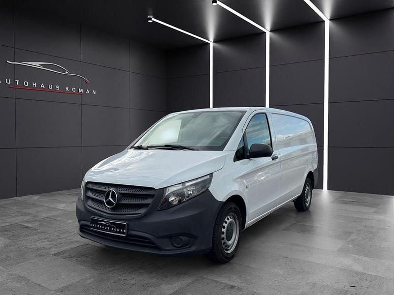 Weiß Gebraucht 2017 Mercedes Vito Van / Kleinbus | 10.880 € (Fairer Preis) - Bild 1/4
