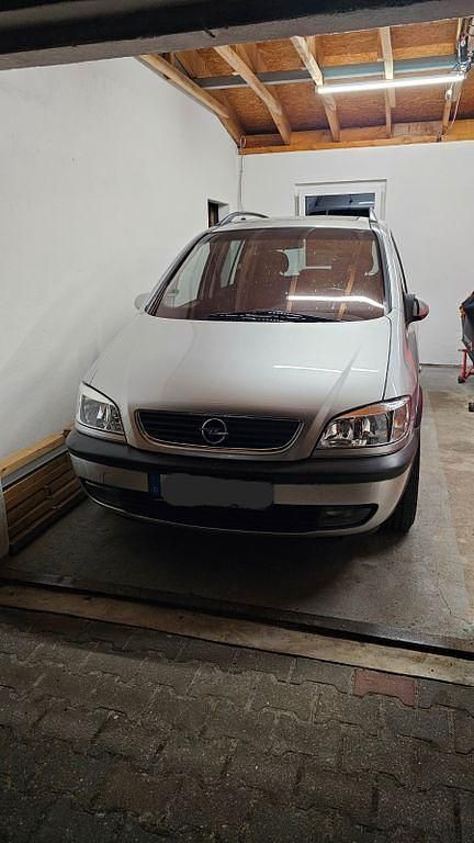 Gebraucht Opel Zafira 147 PS (108 kW) 2000 Silber Van / Kleinbus