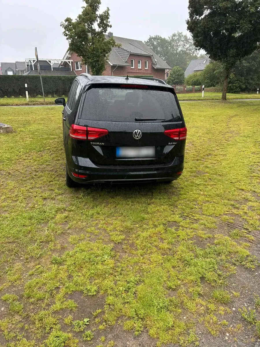 Gebraucht VW Touran 140 PS (102 kW) 2017 Schwarz Van / Kleinbus