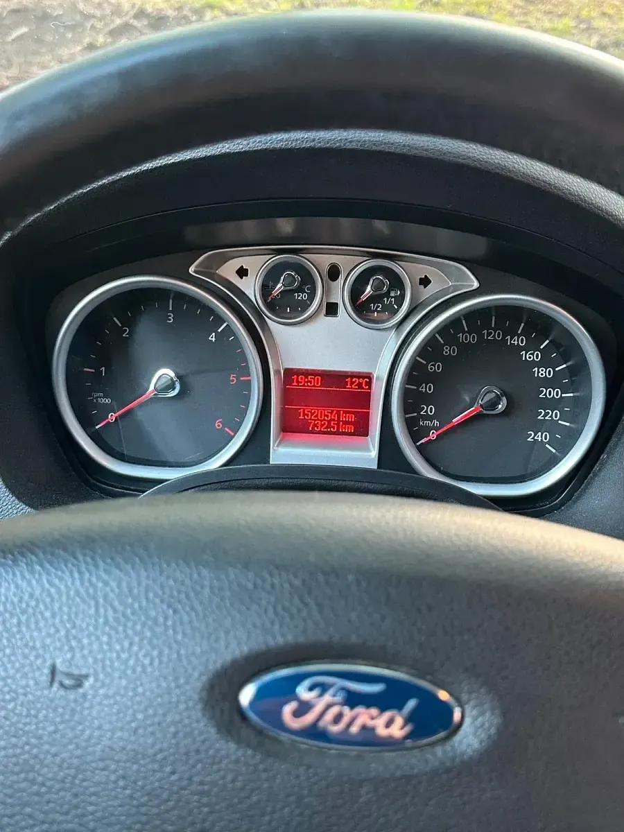 Gebraucht Ford Kuga Trend 140 PS (102 kW) 2011 Grau SUV
