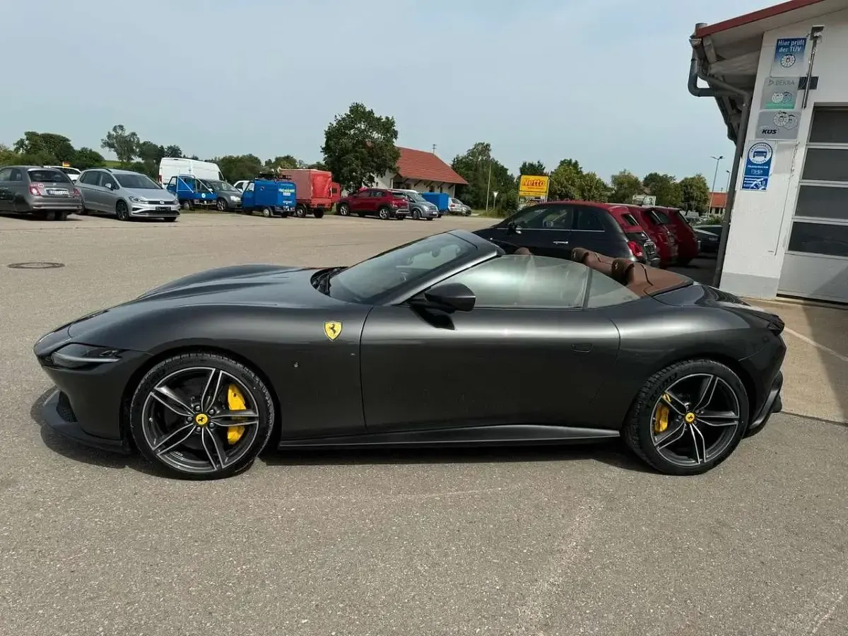 Second-hand Ferrari Roma 620 CP (456 kW) 2024 Gri Coupe