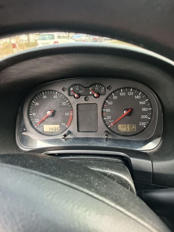 Brugt VW Golf III Basis 75 HK (55 kW) 1998 Sølv Sedan