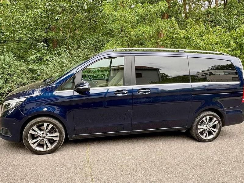 Blau Gebraucht 2018 Mercedes V250 Edition Van / Kleinbus | 35.900 € (Superpreis) - Bild 1/4