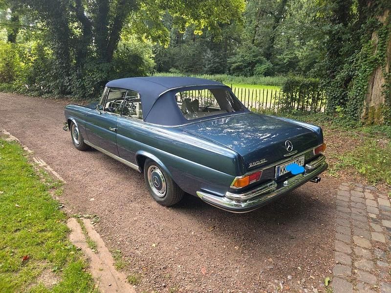 Gebraucht Mercedes 280 160 PS (117 kW) 1970 Blau Cabrio