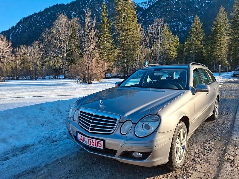 Gebraucht Mercedes E280 Classic 190 PS (139 kW) 2007 Silber Limousine