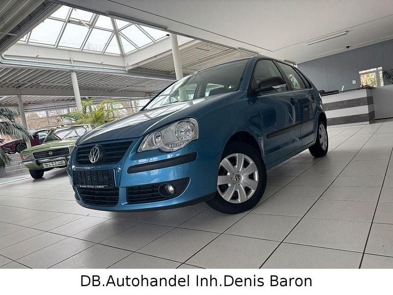 Blau Gebraucht 2009 VW Polo Trendline Limousine | 2.980 € (Fairer Preis) - Bild 1/4