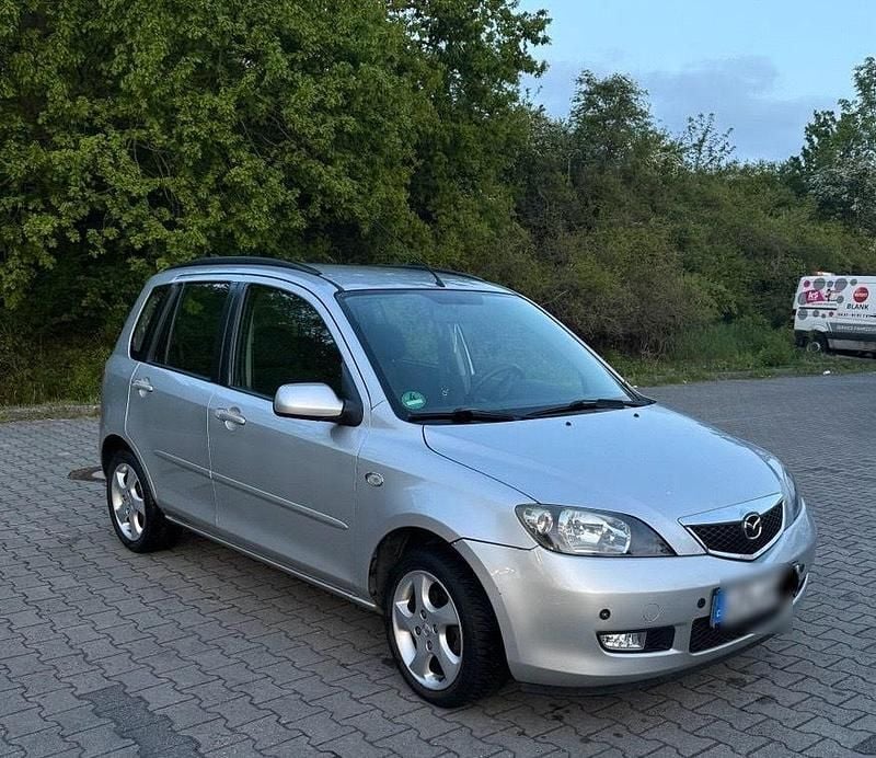 Silber Gebraucht 2003 Mazda 2 Kleinwagen | 2.600 € - Bild 1/4