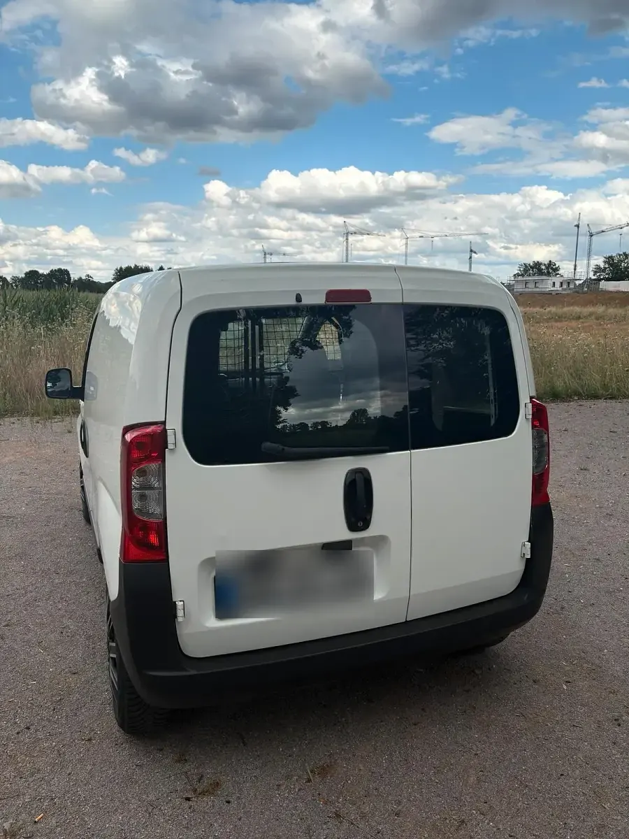Gebraucht Peugeot Bipper 75 PS (55 kW) 2015 Weiß Van / Kleinbus