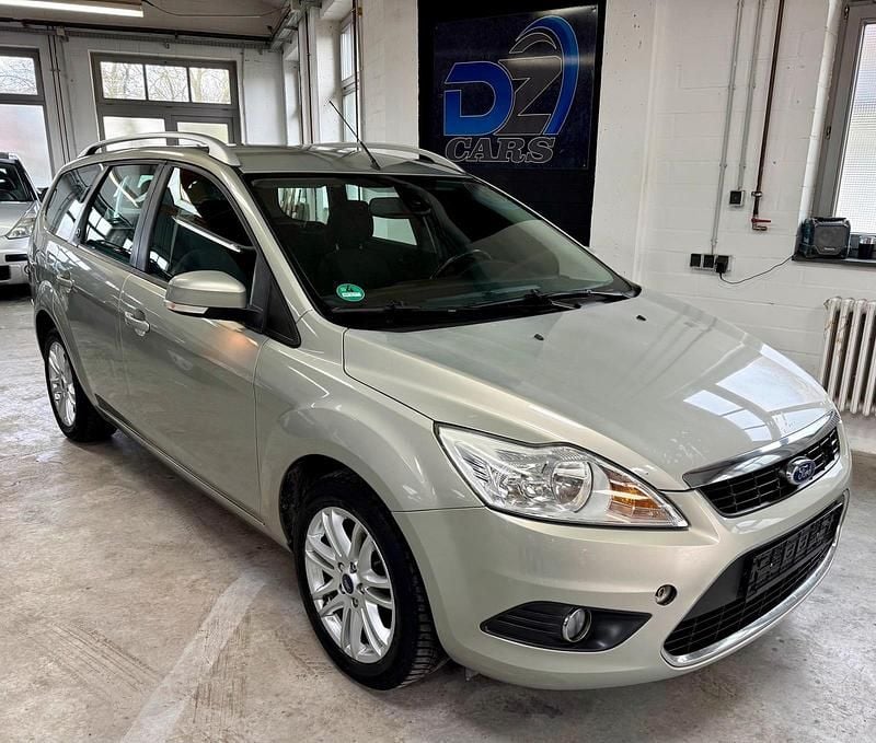 Gebraucht Ford Focus Ghia 115 PS (84 kW) 2009 Grau Kombi