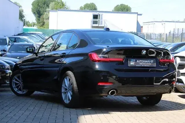 Gebraucht BMW 318 Shadowline 156 PS (114 kW) 2024 Schwarz Limousine