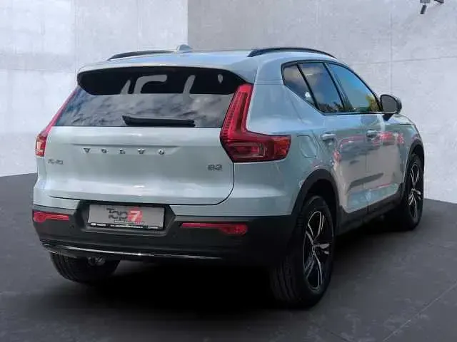 Używany Volvo XC40 120 KM (88 kW) 2025 SUV