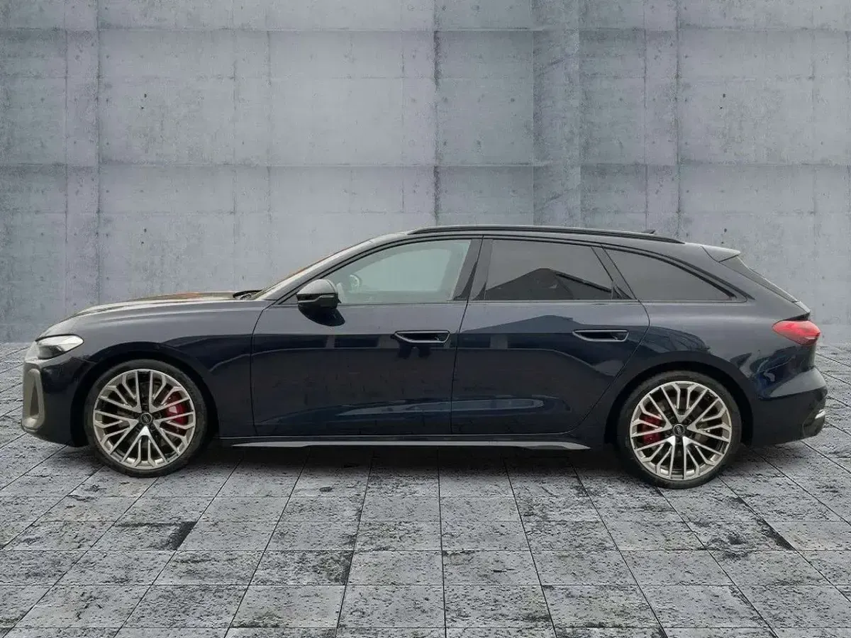 Używany Audi S5 Edition .1 441 KM (324 kW) 2025 Niebieski Kombi